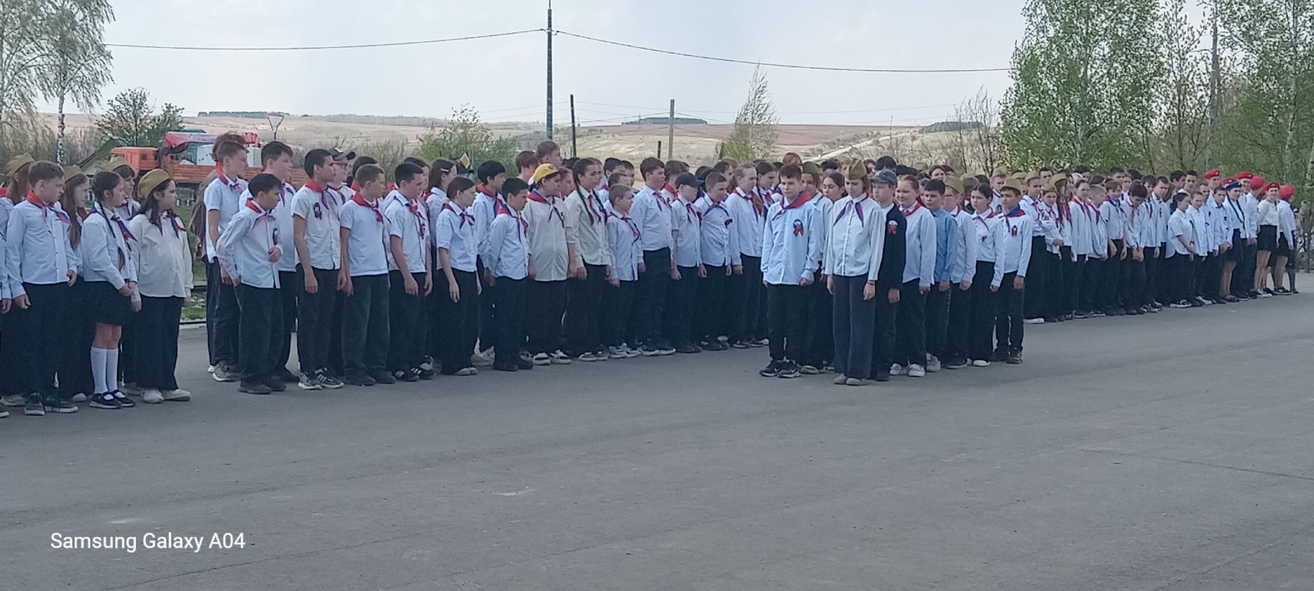 Смотр песни и строя учащихся школы прошёл в Калинино
