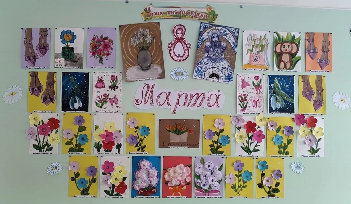 Выставка юных художников кружка «Мольберт» ко Дню Победы